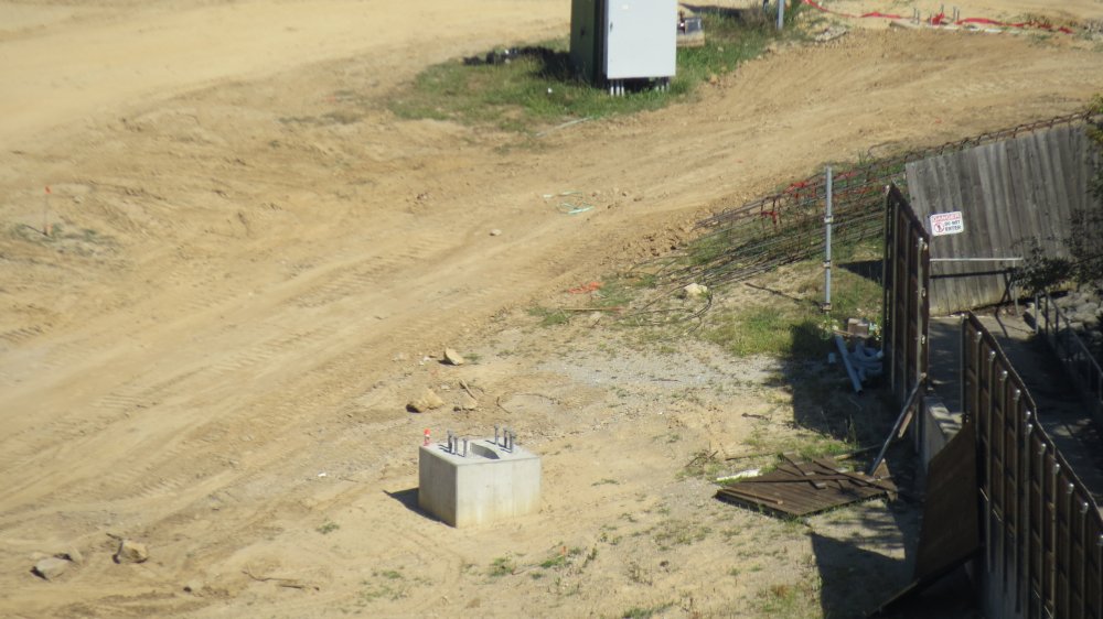 f0981888.jpg