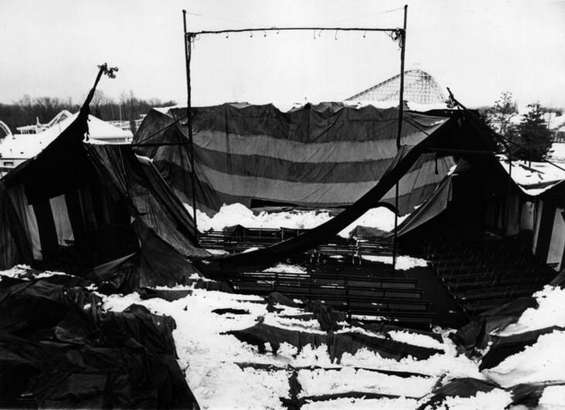 1974 Kings Island Theater Collapse.jpg