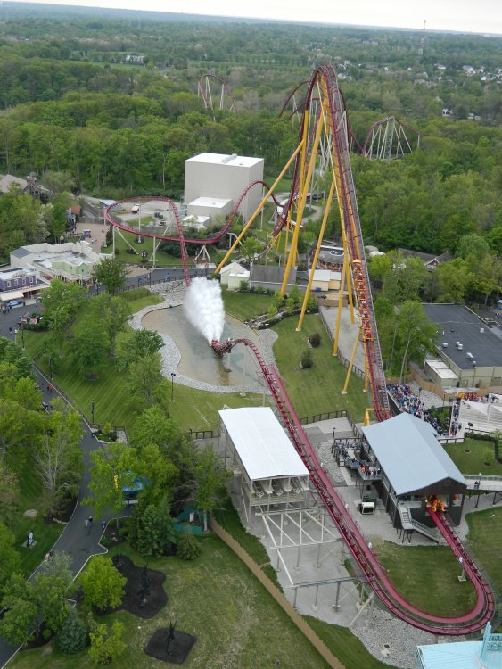 Diamondback_overview_from_Eiffel_Tower (1).jpg