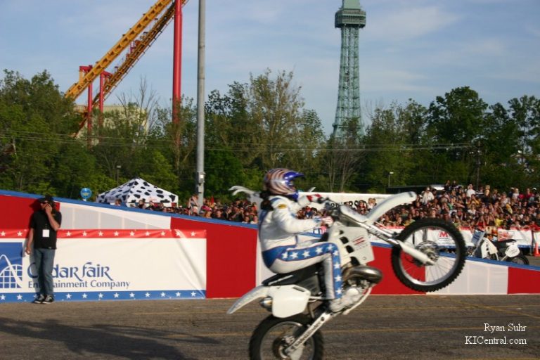 Knievel doing speed tests before his jump.