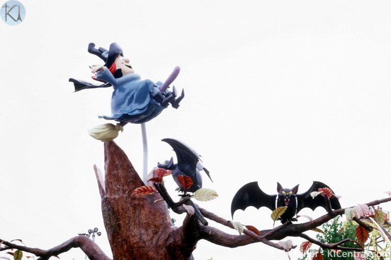 007 WINNIE THE WITCH RIDE